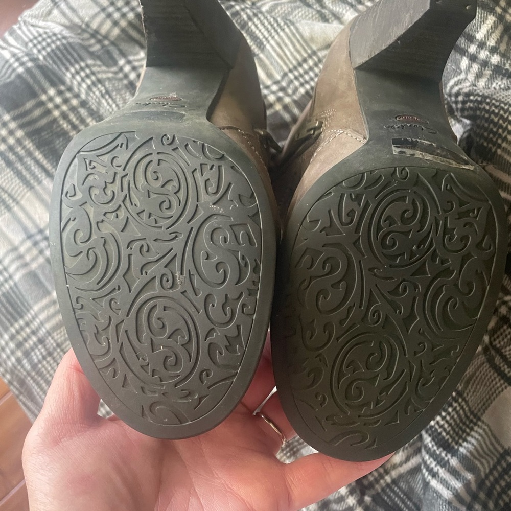 Clarks Leather Ankle Boots - Picture 5 of 5